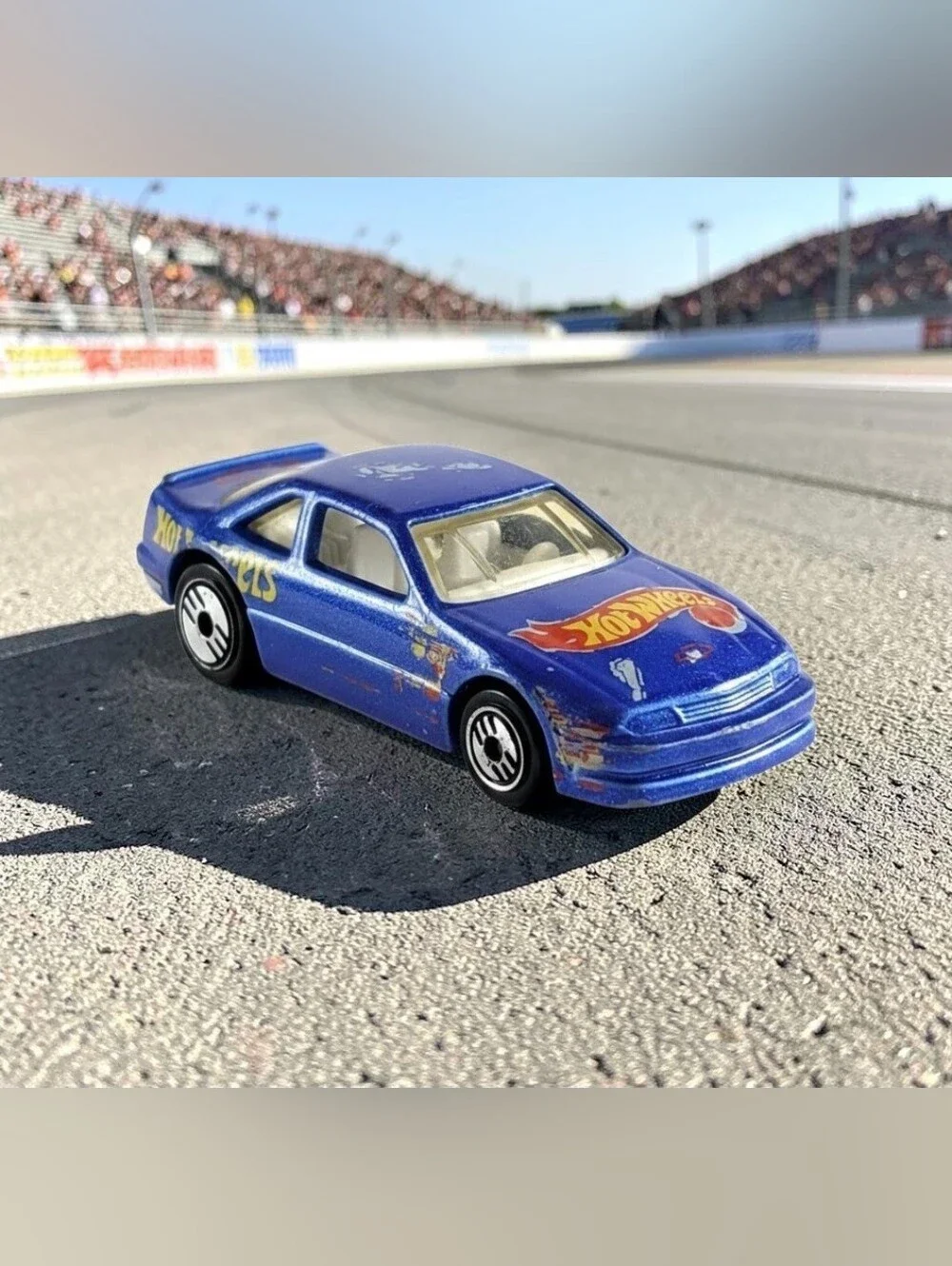 1996 Hot Wheels #1 Lumina Stocker HW Race Team Edition Die-Cast1:64 Race Car Toy
